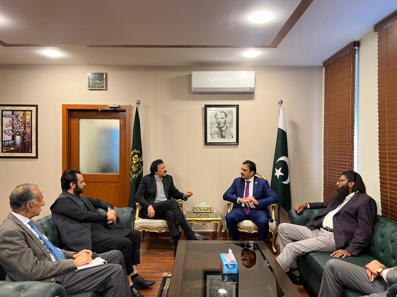 GCCI Leadership Meets SAPM Haroon Akhtar Khan to Discuss Industrial Growth and Budget Relief