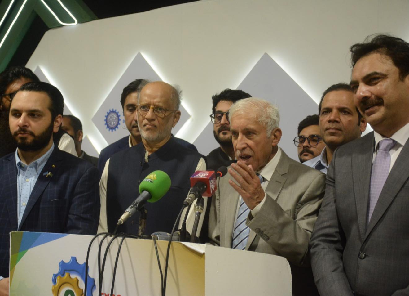 Federal Minister for Board of Investment, Qaiser Ahmed Sheikh, visited Gujranwala Expo 2026 at Expo Center Karachi, where he toured exhibition stalls, met with industrialists and traders, and was presented a commemorative shield.