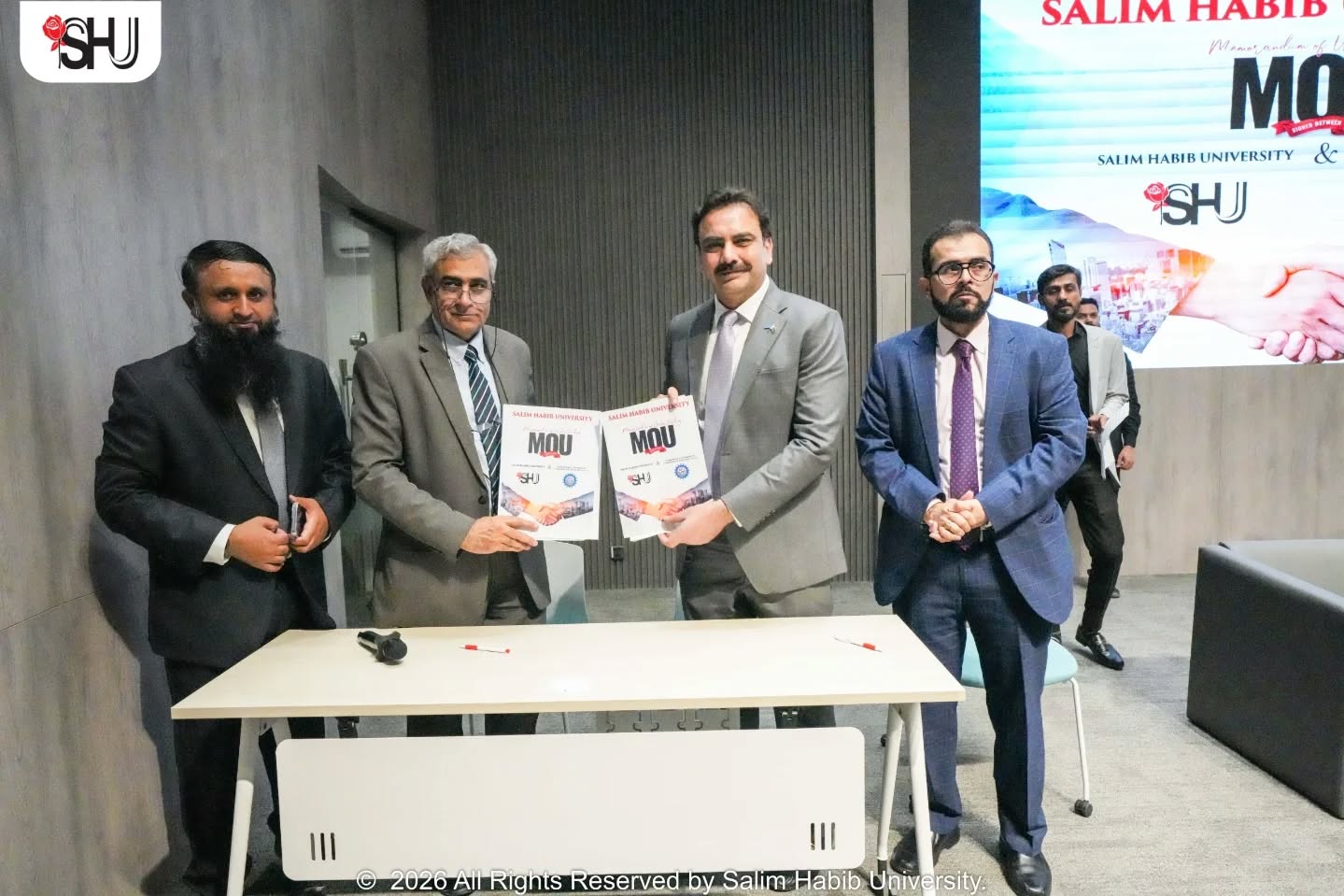 Salim Habib University has inked a Memorandum of Understanding (MoU) with the Gujranwala Chamber of Commerce and Industry (GCCI), with the aim of establishing and sustaining a collaborative partnership focused on organizing invigorating workshops, conferences, and seminars, industrial visits, and providing coaching and mentorship along with internship opportunities for the students of SHU.  
